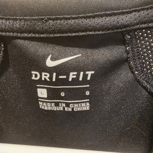 Nike women,s Black Athletic Short 3/4 sleeves size L - Picture 5 of 11